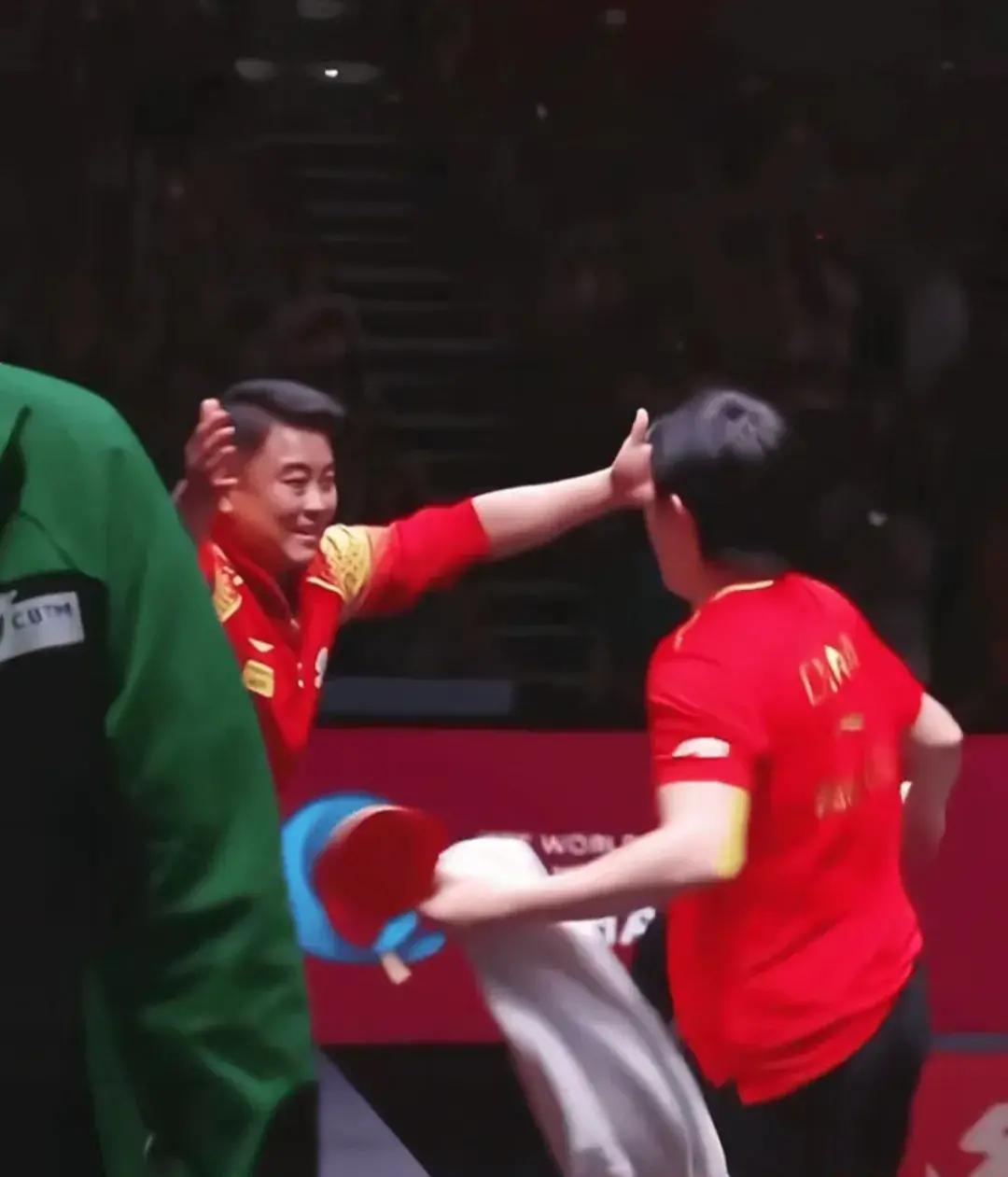 世界网球队力克阿根廷,王皓极限生还后反打鏖战多局八强赛,让粉丝疯狂欢呼的简单介绍 世界网球队力克阿根廷,王皓极限生还后反打鏖战多局八强赛,让粉丝疯狂欢呼的简单介绍