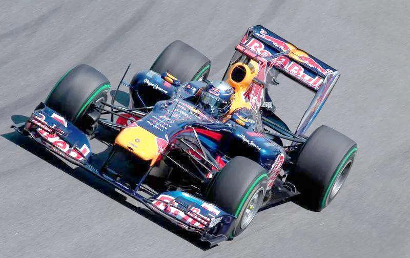 雷诺车队逆转红牛车队，诺里斯高光表现